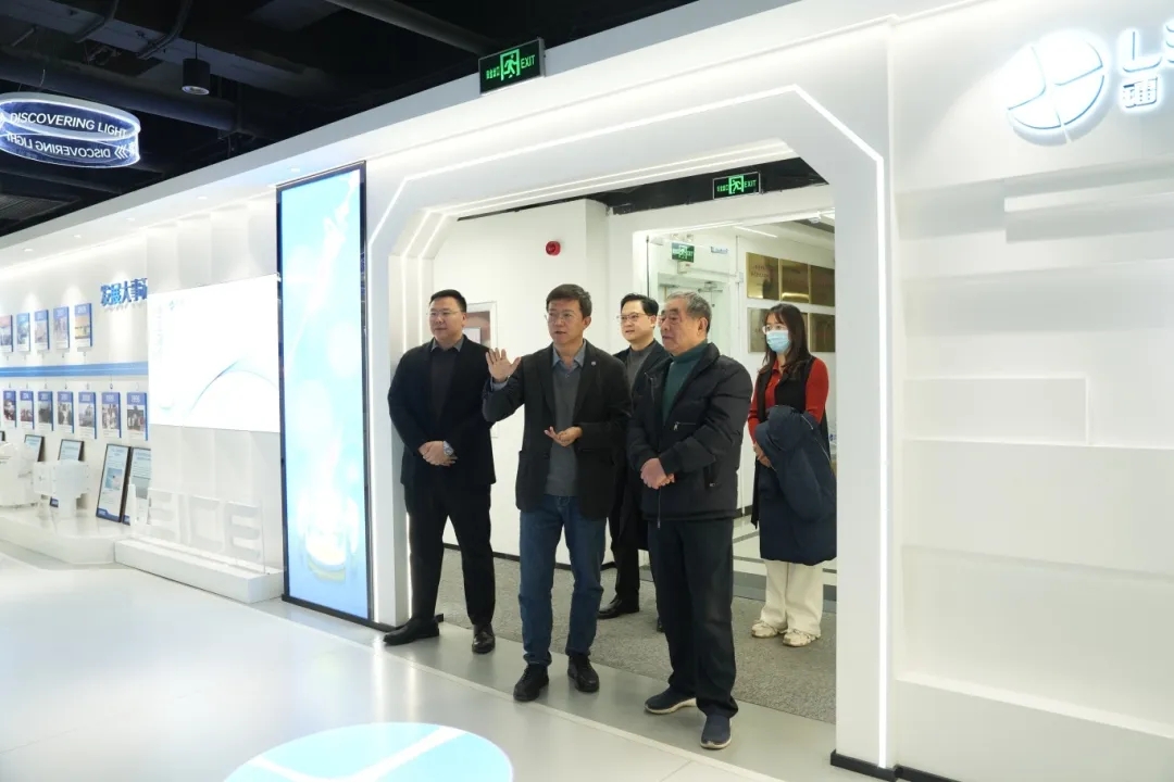 中国海洋大学原校长吴德星一行莅临镭测创芯调研指导 中国海洋大学原校长吴德星一行莅临镭测创芯调研指导